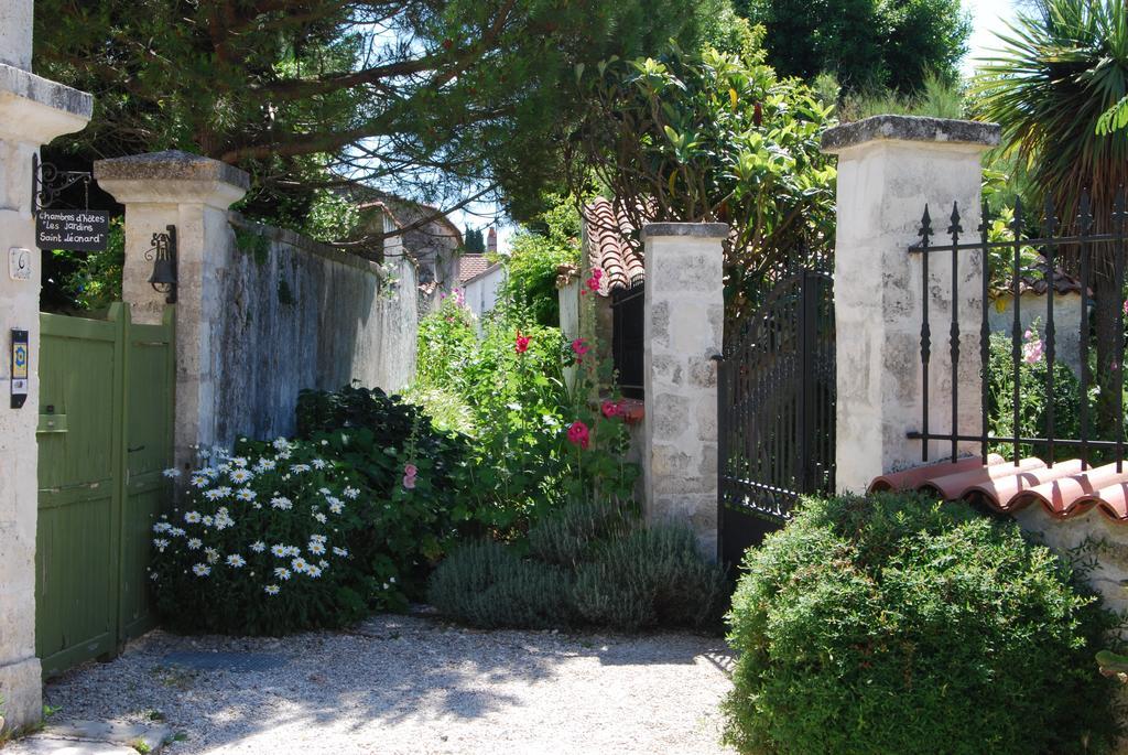 Les Jardins Saint Leonard Thairé Exterior photo